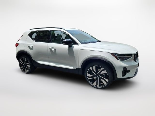 2025 Volvo XC40 Plus Dark Theme