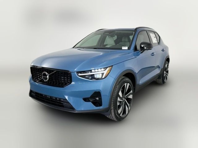 2025 Volvo XC40 Ultra Dark Theme