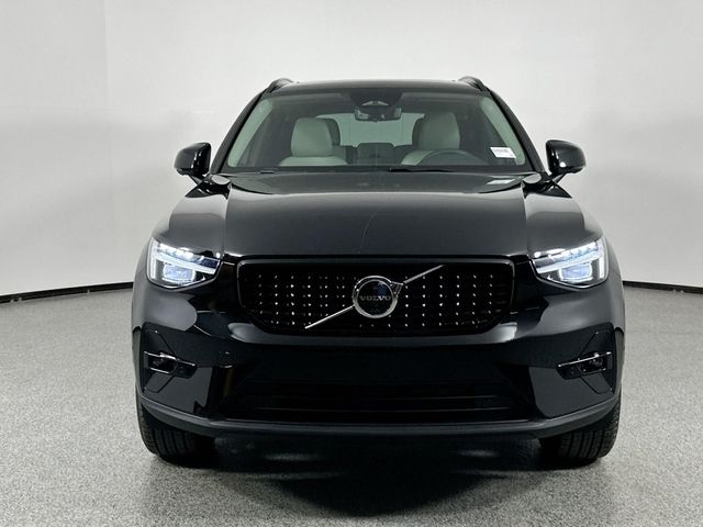 2025 Volvo XC40 Ultra Dark Theme