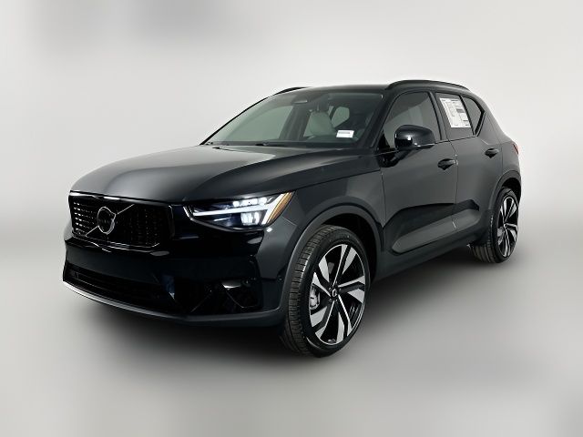 2025 Volvo XC40 Ultra Dark Theme