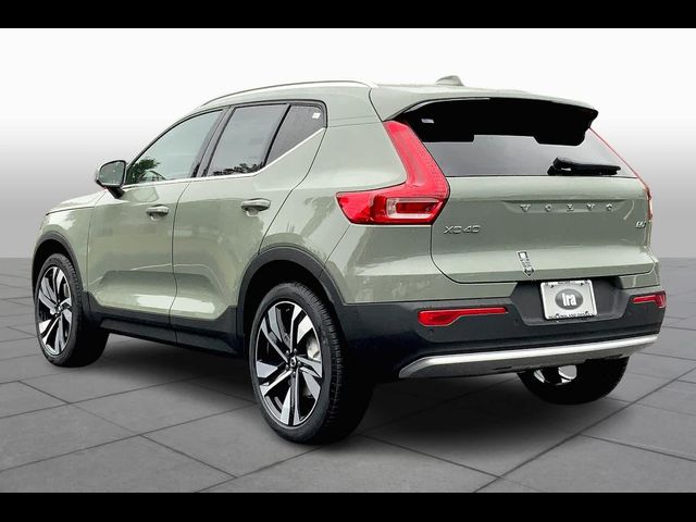 2025 Volvo XC40 Ultra Bright Theme