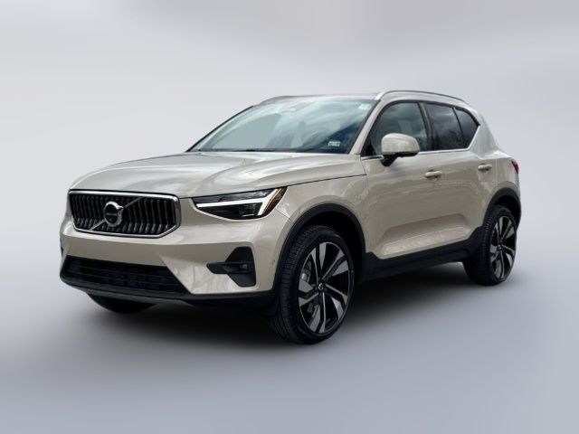 2025 Volvo XC40 Ultra Bright Theme