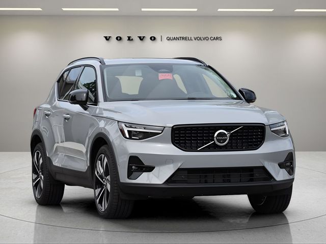 2025 Volvo XC40 Ultra Dark Theme