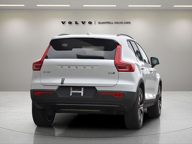 2025 Volvo XC40 Ultra Dark Theme