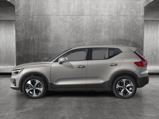 2025 Volvo XC40 Ultra Bright Theme