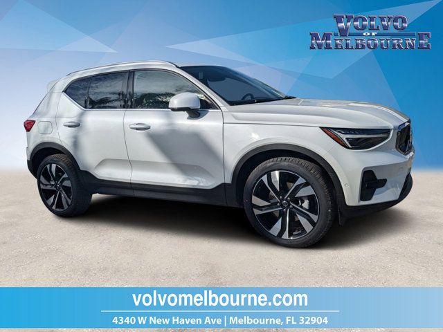 2025 Volvo XC40 Ultra Bright Theme