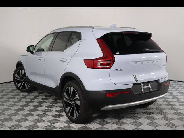 2025 Volvo XC40 Ultra Bright Theme