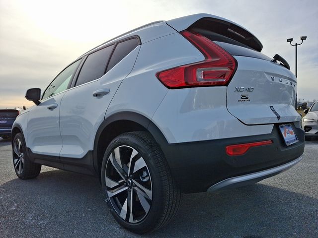 2025 Volvo XC40 Ultra Bright Theme