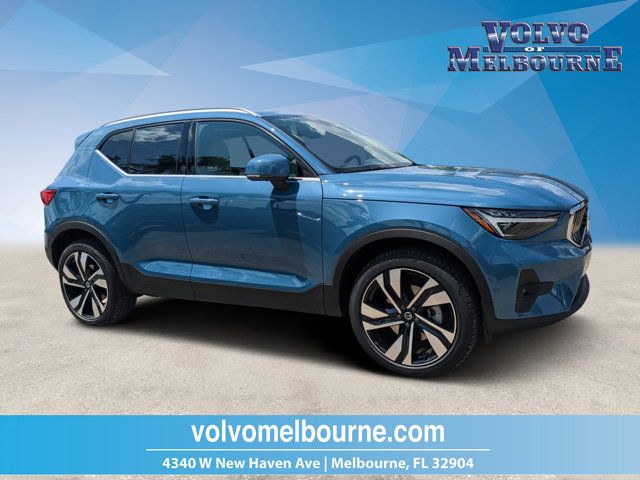 2025 Volvo XC40 Ultra Bright Theme