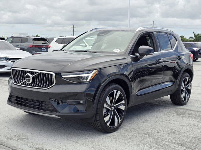 2025 Volvo XC40 Ultra Bright Theme