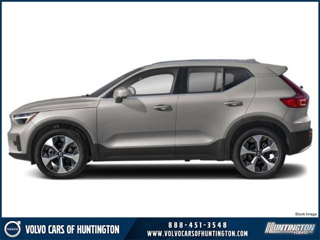 2025 Volvo XC40 Ultra Bright Theme