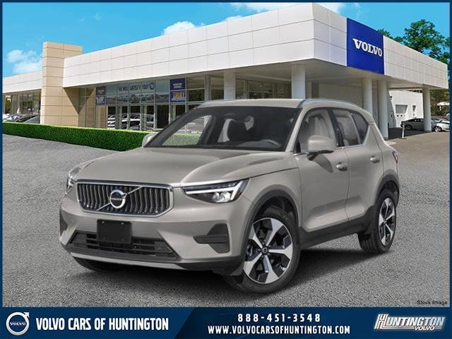 2025 Volvo XC40 Ultra Bright Theme