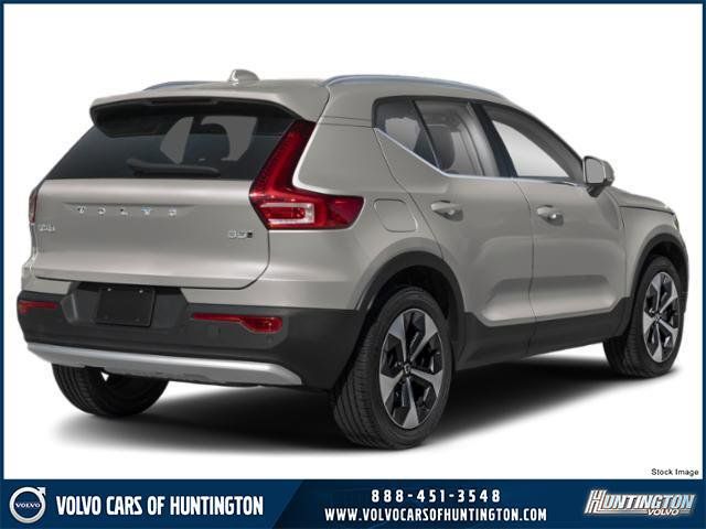 2025 Volvo XC40 Ultra Bright Theme