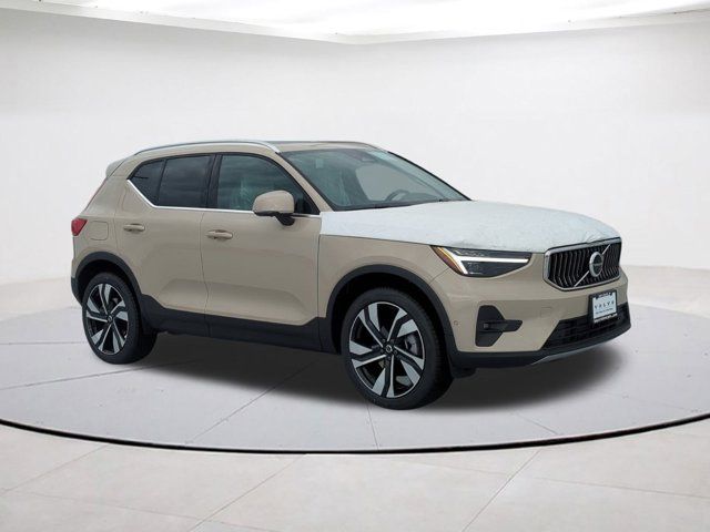 2025 Volvo XC40 Ultra Bright Theme