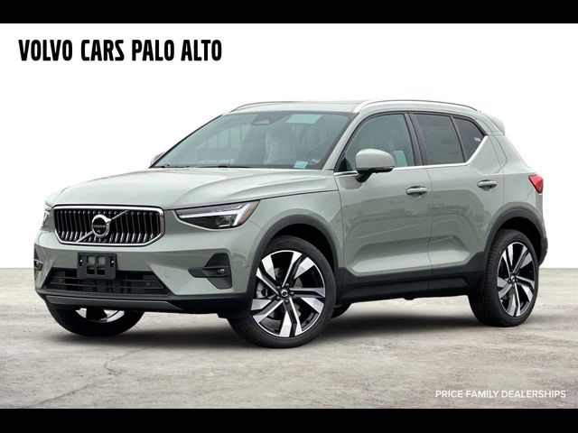 2025 Volvo XC40 Ultra Bright Theme