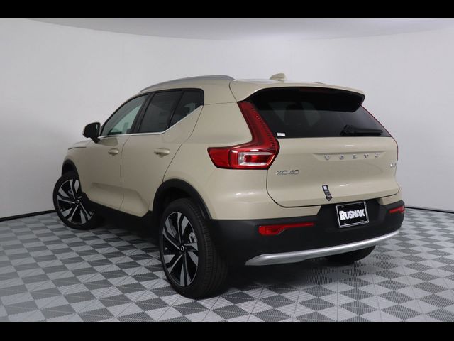 2025 Volvo XC40 Ultra Bright Theme