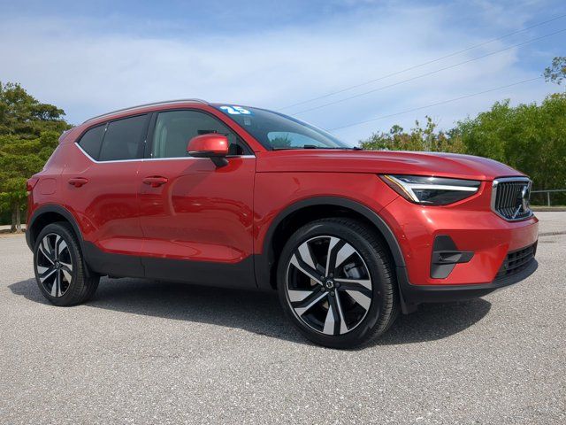 2025 Volvo XC40 Ultra Bright Theme