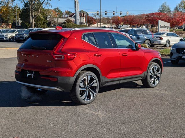 2025 Volvo XC40 Ultra Bright Theme