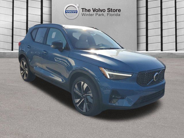 2025 Volvo XC40 Ultra Dark Theme