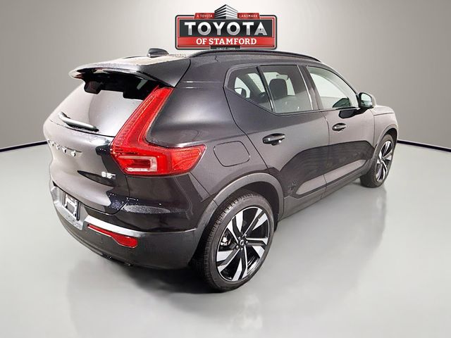 2025 Volvo XC40 Ultra Dark Theme