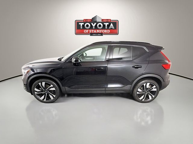 2025 Volvo XC40 Ultra Dark Theme