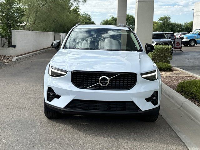 2025 Volvo XC40 Ultra Dark Theme