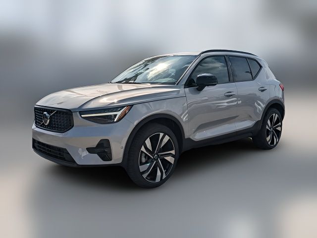 2025 Volvo XC40 Ultra Dark Theme