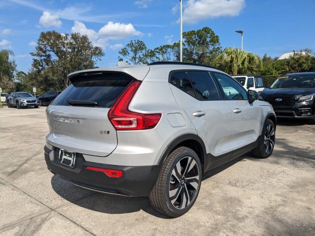 2025 Volvo XC40 Ultra Dark Theme