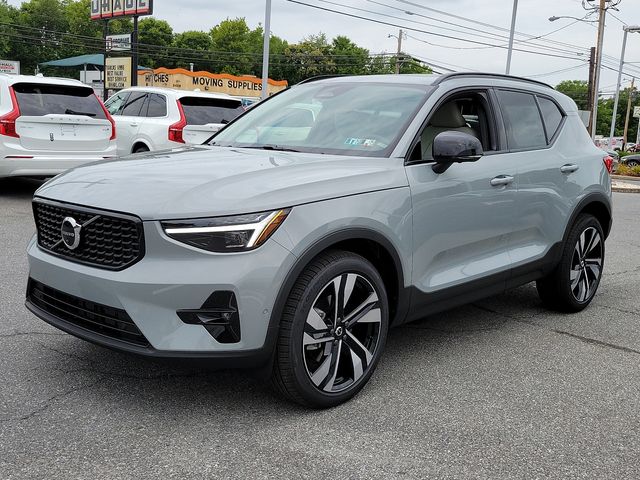 2025 Volvo XC40 Ultra Dark Theme