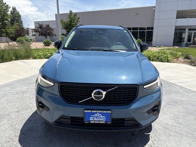 2025 Volvo XC40 Ultra Dark Theme