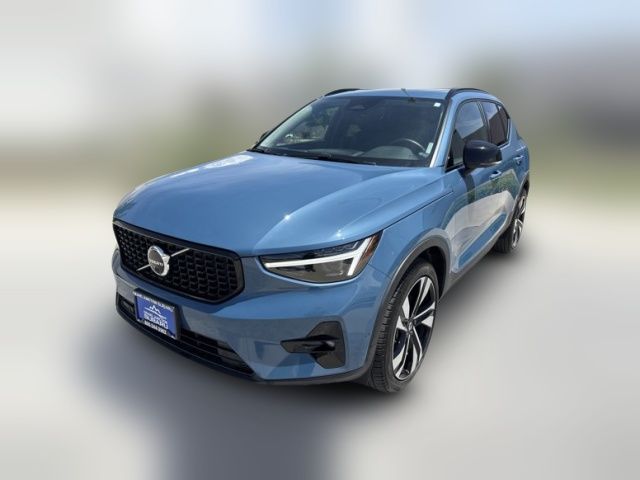 2025 Volvo XC40 Ultra Dark Theme