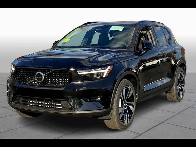 2025 Volvo XC40 Ultra Dark Theme