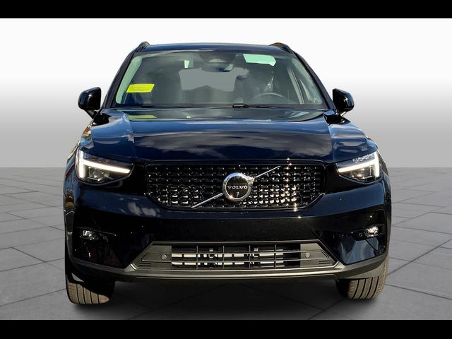 2025 Volvo XC40 Ultra Dark Theme