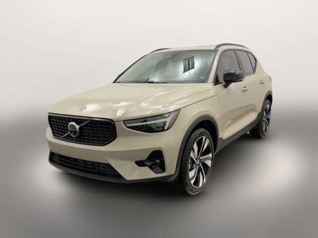 2025 Volvo XC40 Ultra Dark Theme