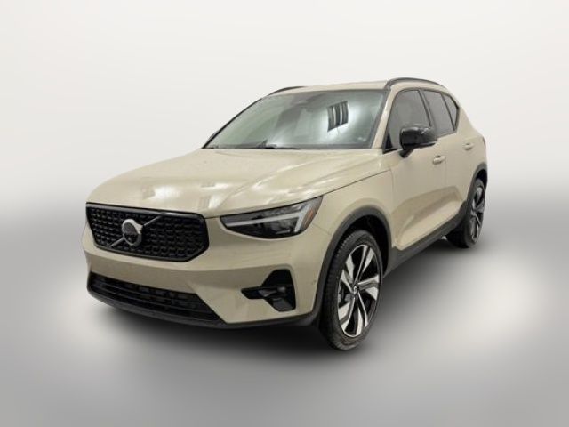 2025 Volvo XC40 Ultra Dark Theme