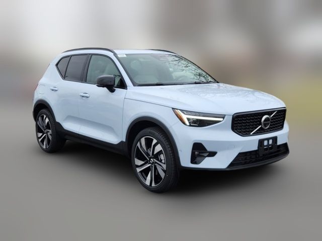 2025 Volvo XC40 Ultra Dark Theme