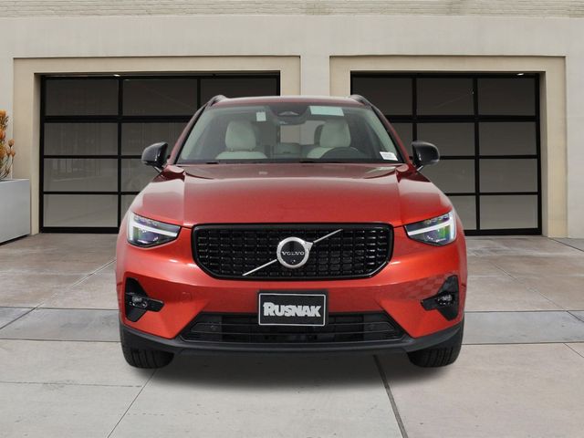 2025 Volvo XC40 Ultra Dark Theme