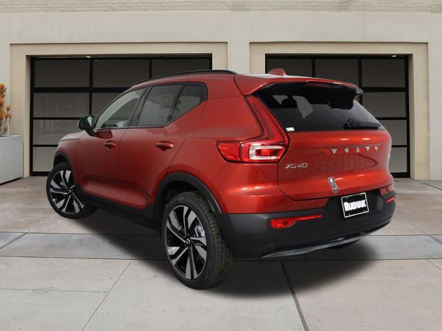 2025 Volvo XC40 Ultra Dark Theme