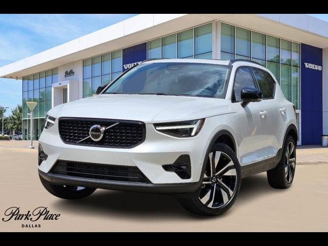 2025 Volvo XC40 Ultra Dark Theme