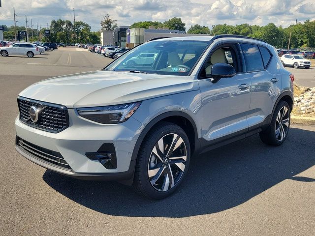 2025 Volvo XC40 Ultra Dark Theme