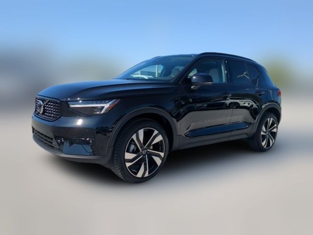 2025 Volvo XC40 Ultra Dark Theme