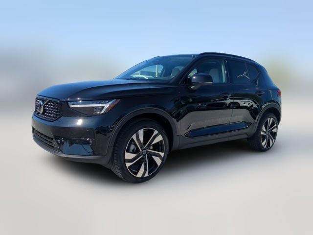 2025 Volvo XC40 Ultra Dark Theme