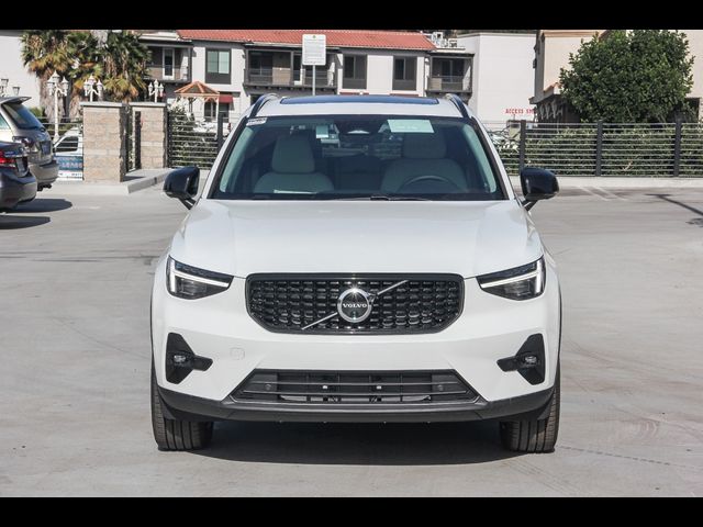 2025 Volvo XC40 Ultra Dark Theme