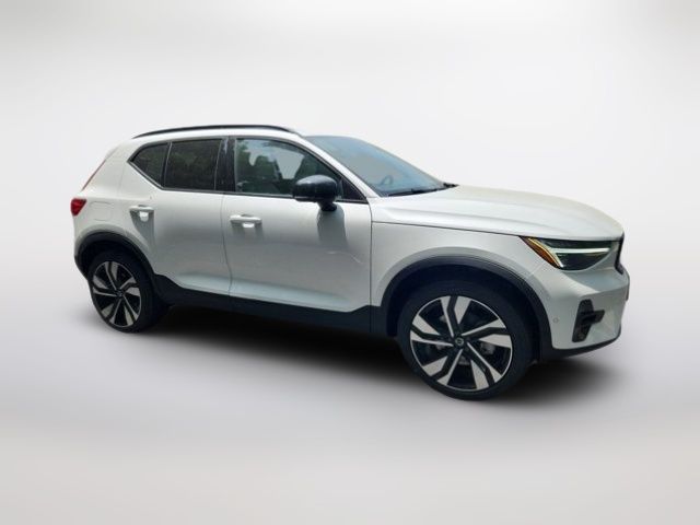 2025 Volvo XC40 Ultra Dark Theme