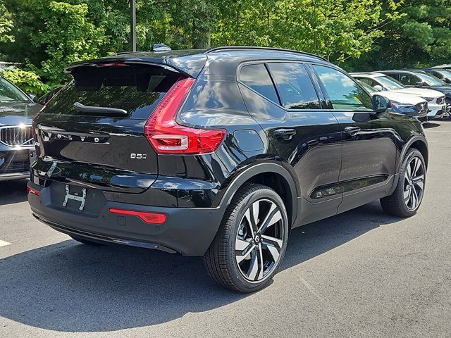 2025 Volvo XC40 Ultra Dark Theme