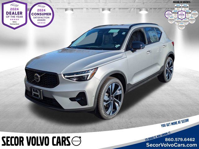 2025 Volvo XC40 Ultra Dark Theme