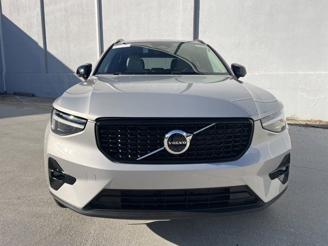 2025 Volvo XC40 Ultra Dark Theme