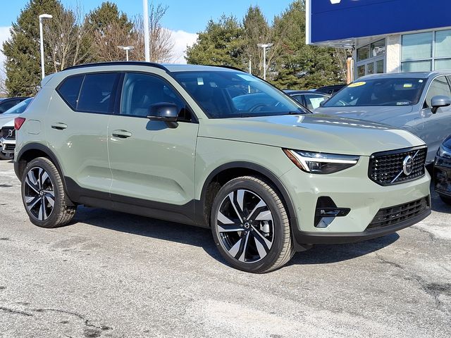 2025 Volvo XC40 Ultra Dark Theme