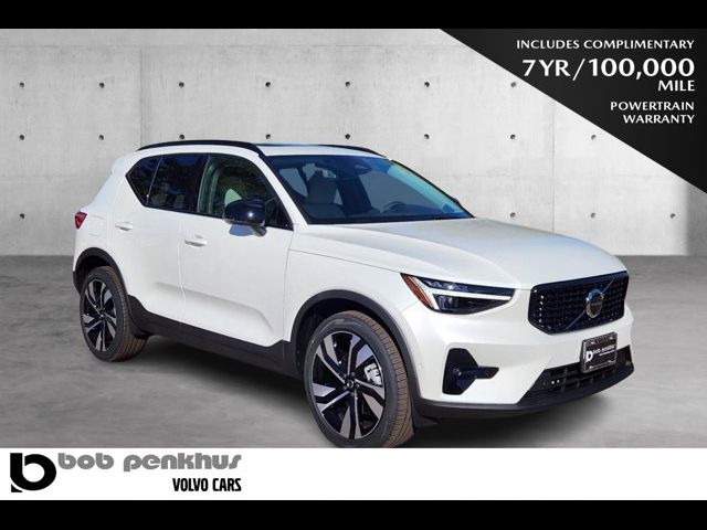 2025 Volvo XC40 Ultra Dark Theme