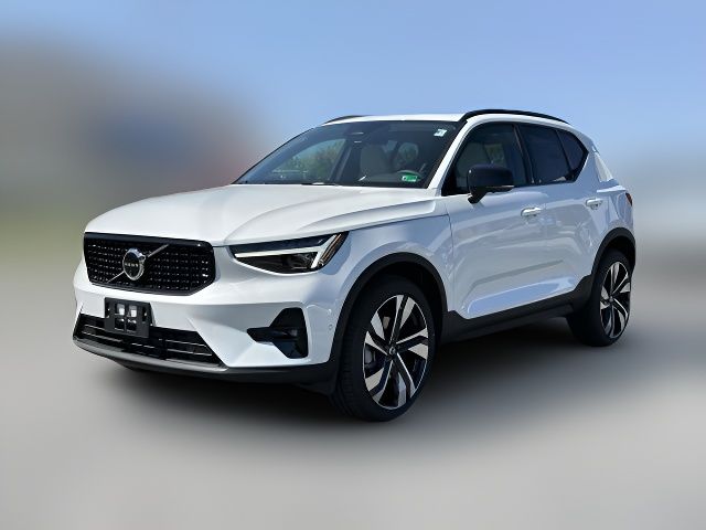 2025 Volvo XC40 Ultra Dark Theme